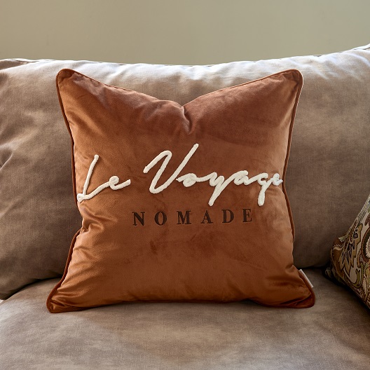 Le Voyage Nomade Velvet Pillow Cover 50x50