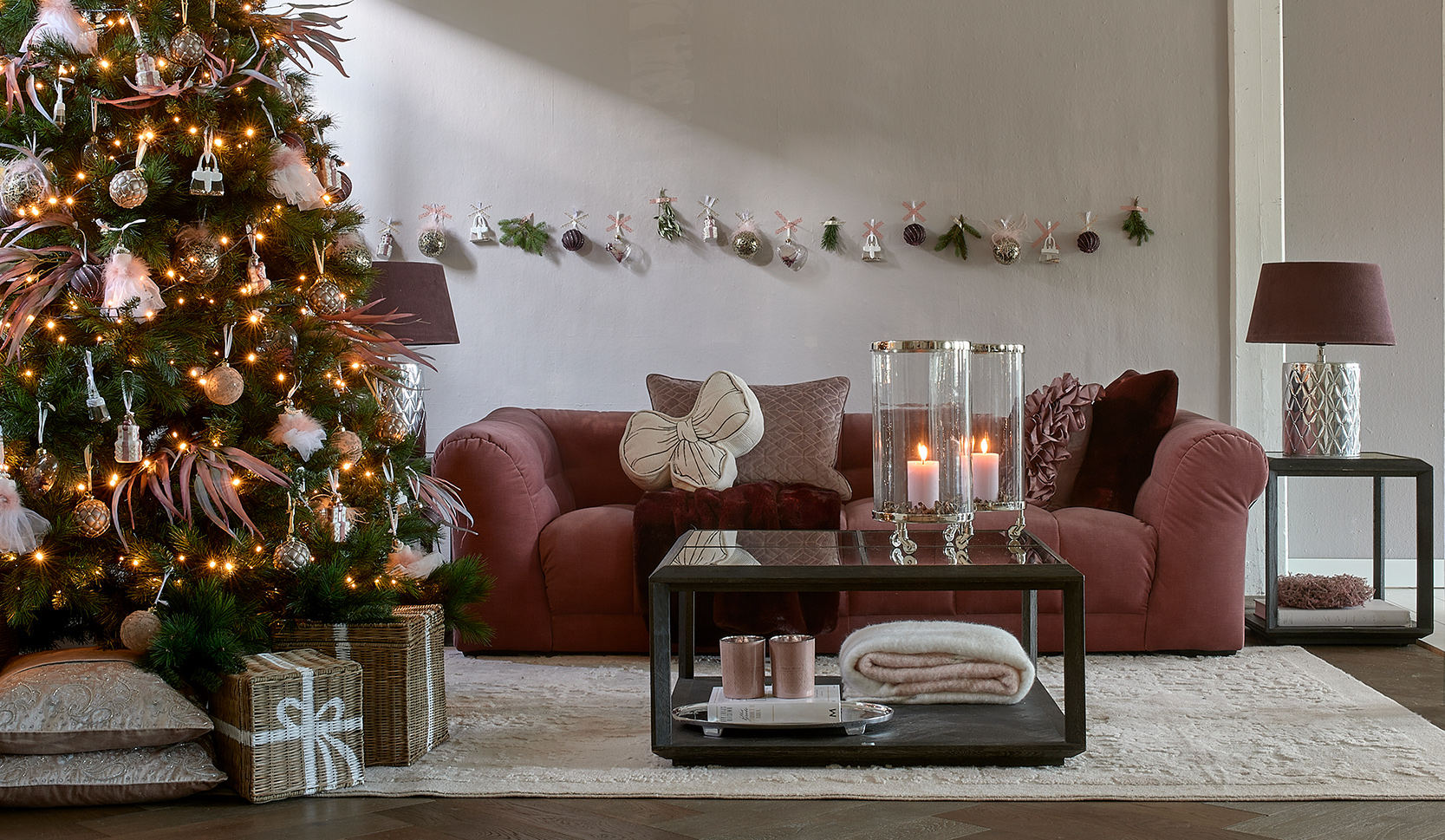 Dream away with this beautiful Christmas collection!