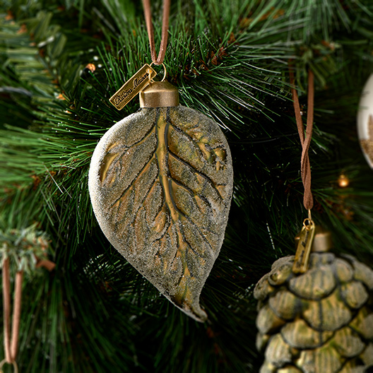 Pretty Leaf Ornament