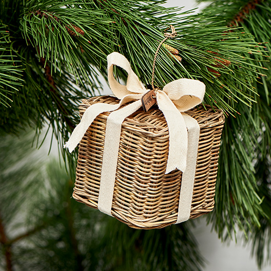 Rustic Rattan Christmas Present M