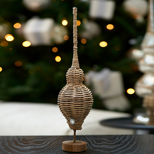 Rustic Rattan Christmas Peak On Stand