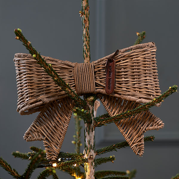 Rustic Rattan Jacky Bow Tree Topper