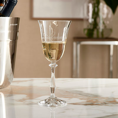 Lovely Bow Wine Glass