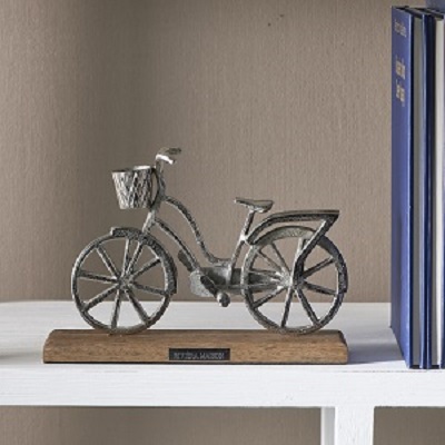 RM Beach Cruiser Statue